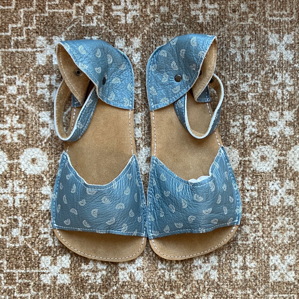 Everleigh Meadows Blue Barefoot Sandals | Size 9